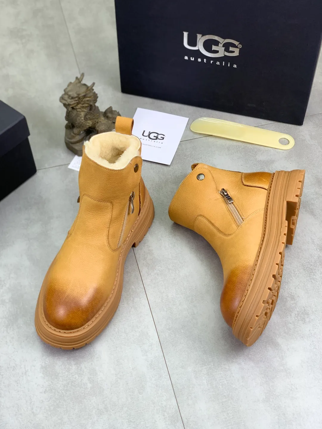 Men's men's shoes 💰P660 New arrival 🆕🆕🆕 IUGGI Men's British retro Martin boots Winter new men's outdoor hiking boots First layer of cowhide on the outside and wool on the inside Comfortable and warm Rubber sole sole Non-slip and firm Trendy and fashionable Casual and versatile Size: 38-44 (45 customized) Color: three colors